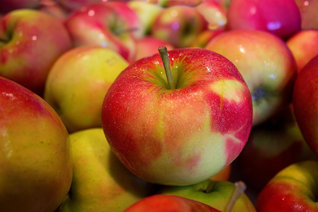 Jazz Apple Taste Test: Is It Better Than Other Apples?
